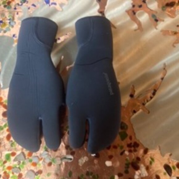 Patagonia R4® Yulex® Regulator® Three-Finger Wetsuit Mitts - Picture 2 of 7